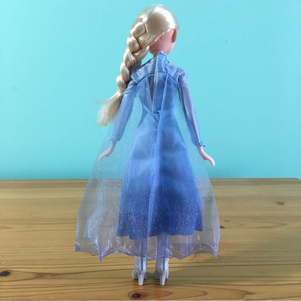 ❄️ New w/o Box “Frozen II” Elsa Doll by Hasbro ❄️ - Picture 2 of 9